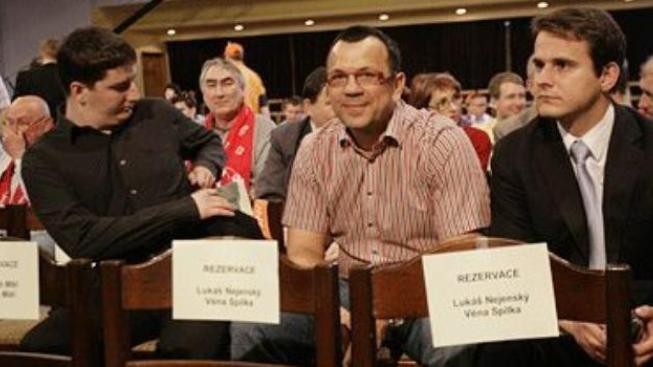 A dost! Konec gulášovým členům, zlobí se Foldyna