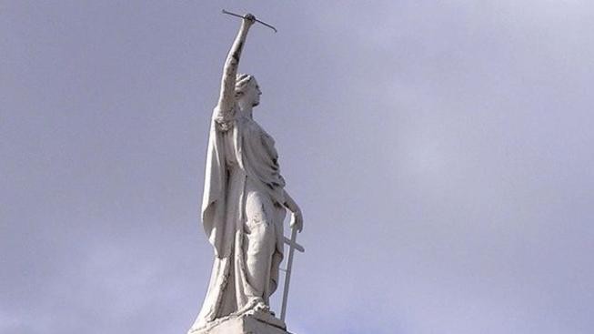 Rychetský: ÚS už více šetřit nemůže, ovlivnilo by to rozhodování 