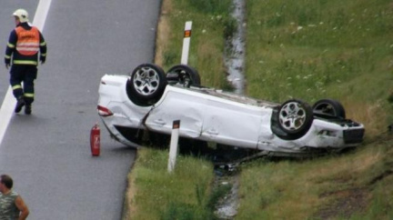 Od soboty zemřeli na silnicích dva lidé, v pátek čtyři 