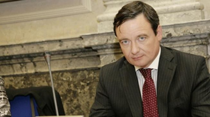 ČSSD vyzvala své členy, aby si neposílali vzkazy přes média. 