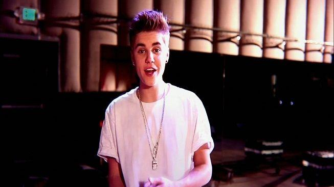 Justin Bieber si nevyzvedl maturitní vysvědčení. Nemám čas, vzkázal