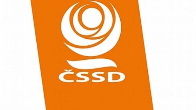 Selektuje ČSSD kandidáty na senátory? Hamáček odmítá mluvit
