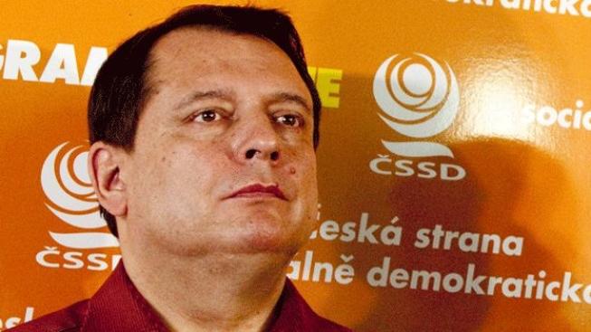 Jako Napoleon z Elby? Paroubek se vrátí, tipuje Pehe