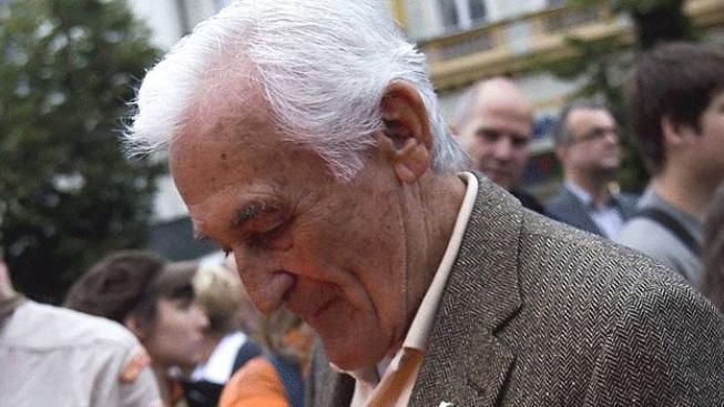 Autor přelepených letáků proti Paumerovi si nechal vrátit peníze