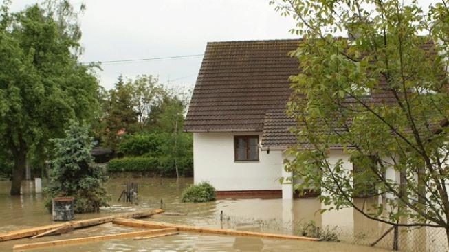 U nás jde o životy a nikdo to neví, pláče žena z Raspenavy