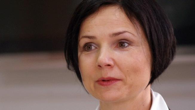 Reedová první s hlavou na špalku, první na billboardech