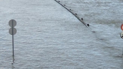 Obětí záplav v Pákistánu přes 1200, 100.000 lidí nemocných 