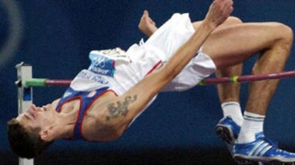 Atleti jsou v Barceloně, Špotákovou bolí loket, Bábu lýtko 