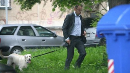 Do politiky nevstoupím, říká Moravec. Už tam jste, kontrují lidé