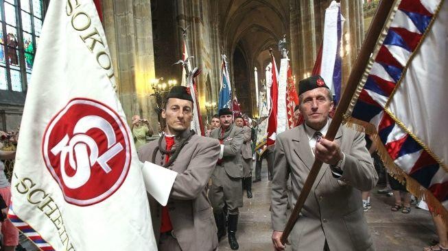 Prahou prošel průvod cvičenců, začal 15. všesokolský slet 