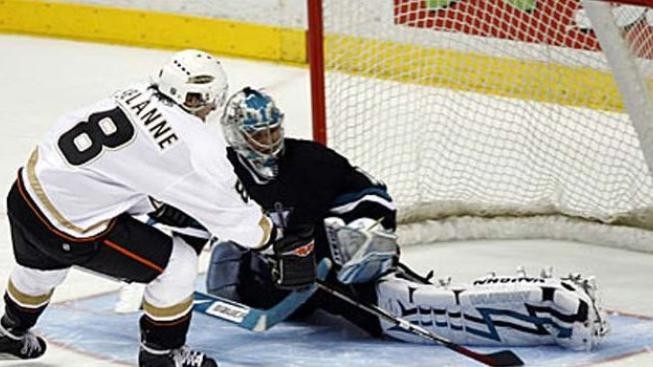 Finský útočník Selänne prý bude pokračovat v kariéře v NHL