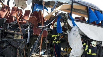 Tragickou nehodu autobusu v Chorvatsku zavinil řidič