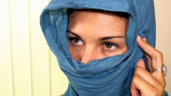 Francouzský parlament má rozhodnout o zákazu muslimských závojů 