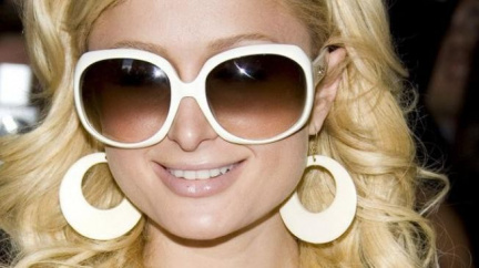 V JAR byla zadržena Paris Hiltonová za držení marihuany