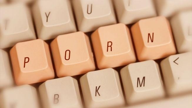 "Porno pro maminky": V Británii láme rekordy odvážný erotický román