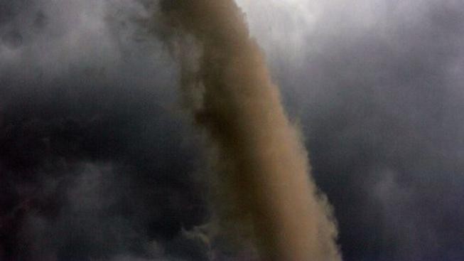 Bouře Alex dosáhla síly hurikánu, ropným plošinám se prý vyhne 