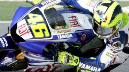 Motocyklový šampion Rossi se chce po zranění vrátit v Brně 