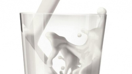 Mléko z automatů není závadné, vyplynulo z testů 