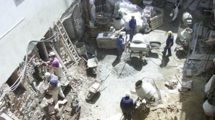 V Praze je volných 6808 nových bytů, Developeři dál nerušeně staví