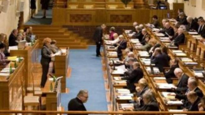 Senát navrhl zrušit bodový trest za malé překročení rychlosti 