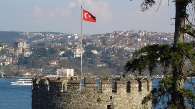 Istanbul: Pumový útok na autobus s vojáky má pět obětí