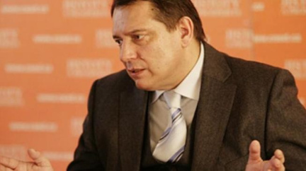 Paroubka nic nezajímá, na otázky neodpovídá. Má dovolenou
