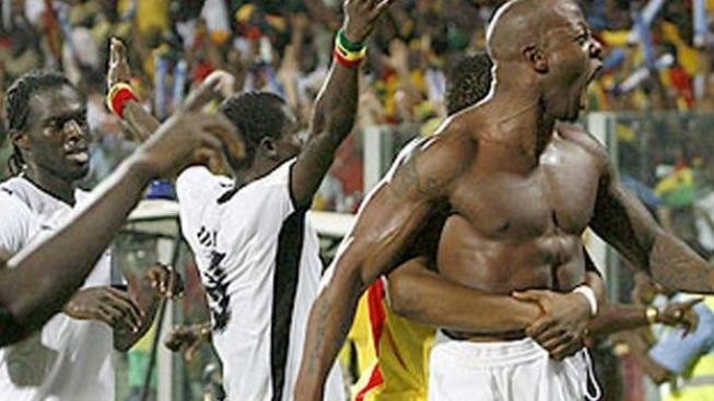 Ghanští fotbalisté museli odložit trénink kvůli zamrzlému hřišti 