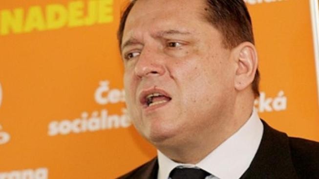 Paroubek ´odhalil´ donašeče. Pavlačová drbno, zní reakce