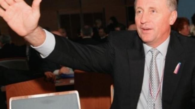 Němcová: Od Topolánka jde o laciné gesto, nemá odvahu