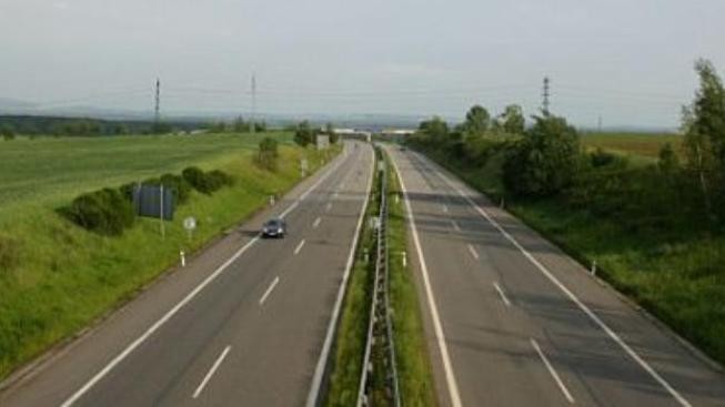 D1 u Prahy blokovaly dvě hromadné nehody