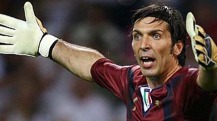 Italové zahájili obhajobu titulu remízou 1:1 s Paraguayí 