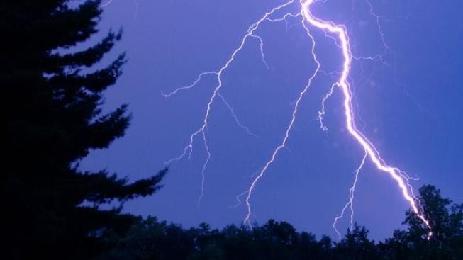 Tropické počasí vystřídají silné bouře, zasáhnou hlavně Moravu 