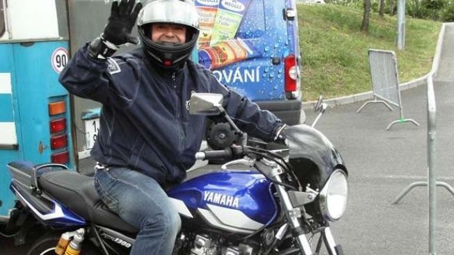 Nadšení motorkáři vyrážejí na dobrodružnou cestu do Maroka