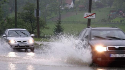 Situace na řekách se uklidňuje, platí jen čtyři nejvyšší stupně 