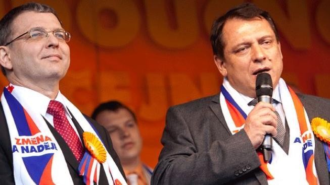 Zaorálek vyzval Johna, aby vrátil miliony od Bakaly