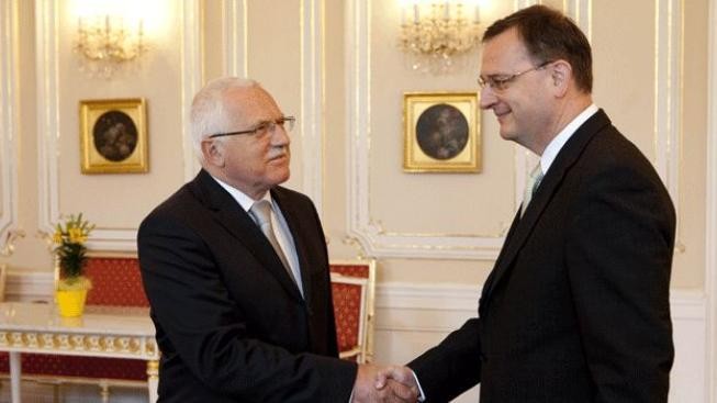 Klaus zve na čtvrtek Nečase na Hrad. Jmenuje ho premiérem?