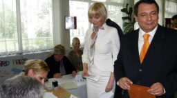 Paroubek prý odjíždí do Řecka. Dimun to popírá