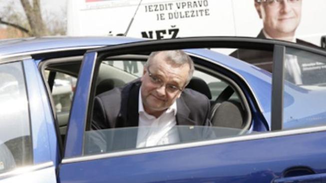 Kalousek: Přeběhlíky nechceme. Trojkoalice je jediné řešení