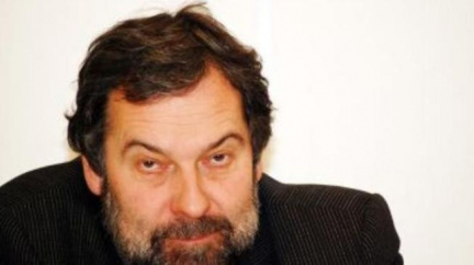 Politolog: O VV nevíme nic. Jen to, že má velké strany v hrsti