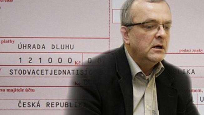 Dluh ať splatí poslanci, vyzývá skupina na Facebooku