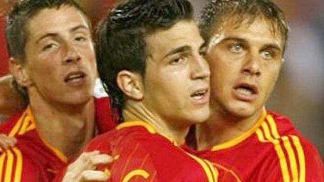 Barcelona začala jednat o příchodu Villy, chce i Fábregase