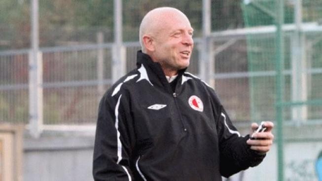 Trenér Jarolím se na lavičku Slavie nevrátí