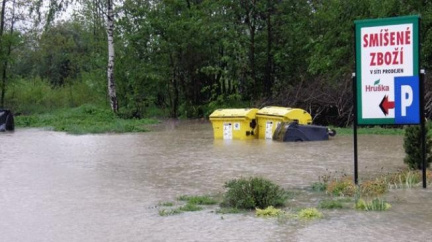 Povodně devastují Moravu, Karviná je odříznuta od světa