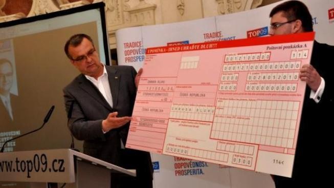 TOP 09 hrozí kvůli fiktivním složenkám desítky trestních oznámení 