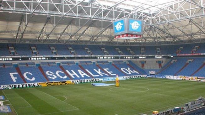 Německo před rekordní návštěvou porazilo na úvod MS hokejisty USA 