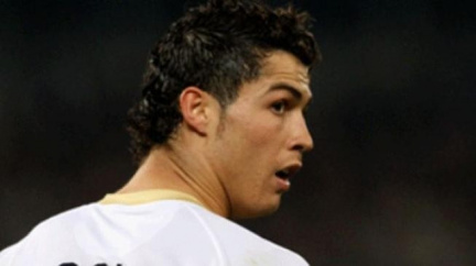 Cristiano Ronaldo hattrickem udržel naděje Realu na titul 