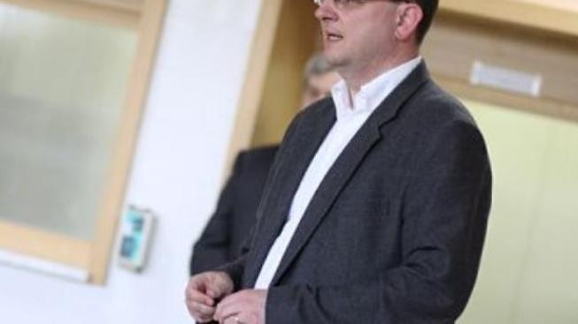Z vedení ODS by mělo odejít víc lidí, míní Nečas