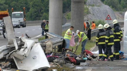 V autobuse, který havaroval v Chorvatsku zahynulo 8 lidí. Řidič nehodu přežil