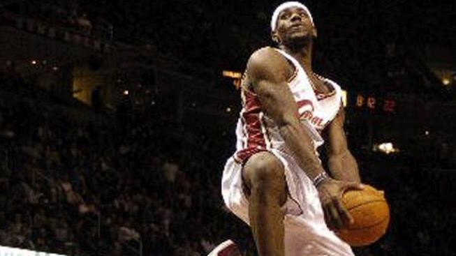 Nejužitečnějším hráčem NBA bude podruhé za sebou James 