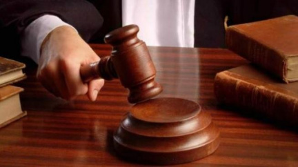 Za vraždu otce dostal muž 25 let 